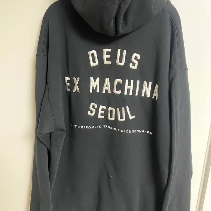 [SOLD OUT] 데우스 엑스 마키나 서울 후드 블랙