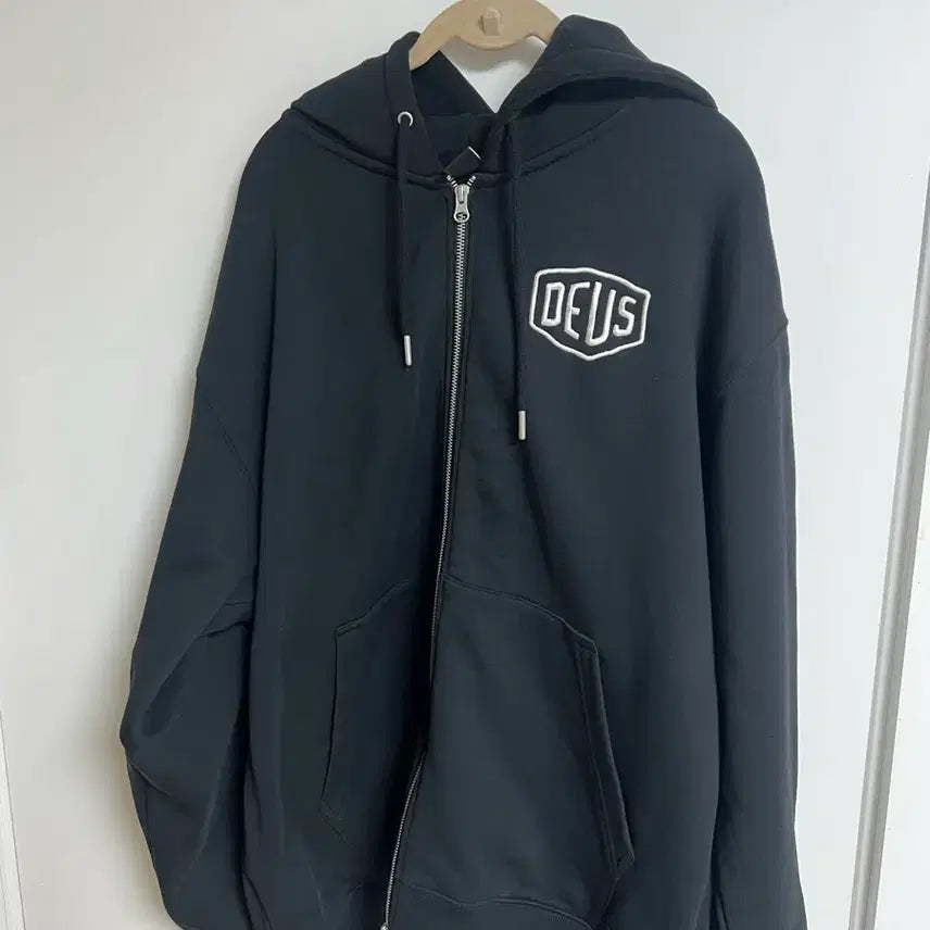 [SOLD OUT] 데우스 엑스 마키나 서울 후드 블랙