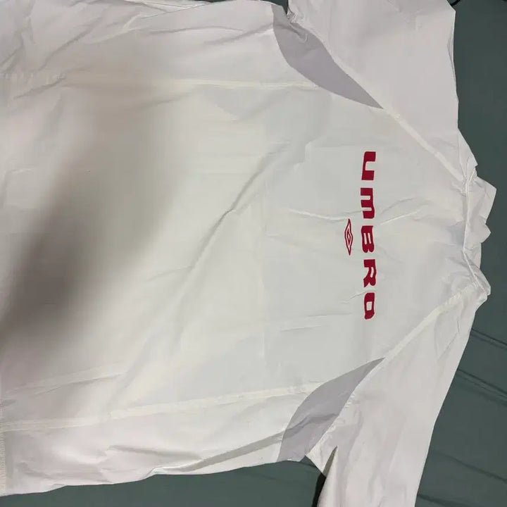 [SOLD OUT] 엄브로 화이트 바람막이 자켓 105