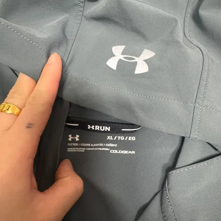 [SOLD OUT] 언더아머 후드 바람막이 그레이 xL