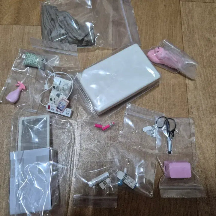 [SOLD OUT] 리멘트 즈보라의 방