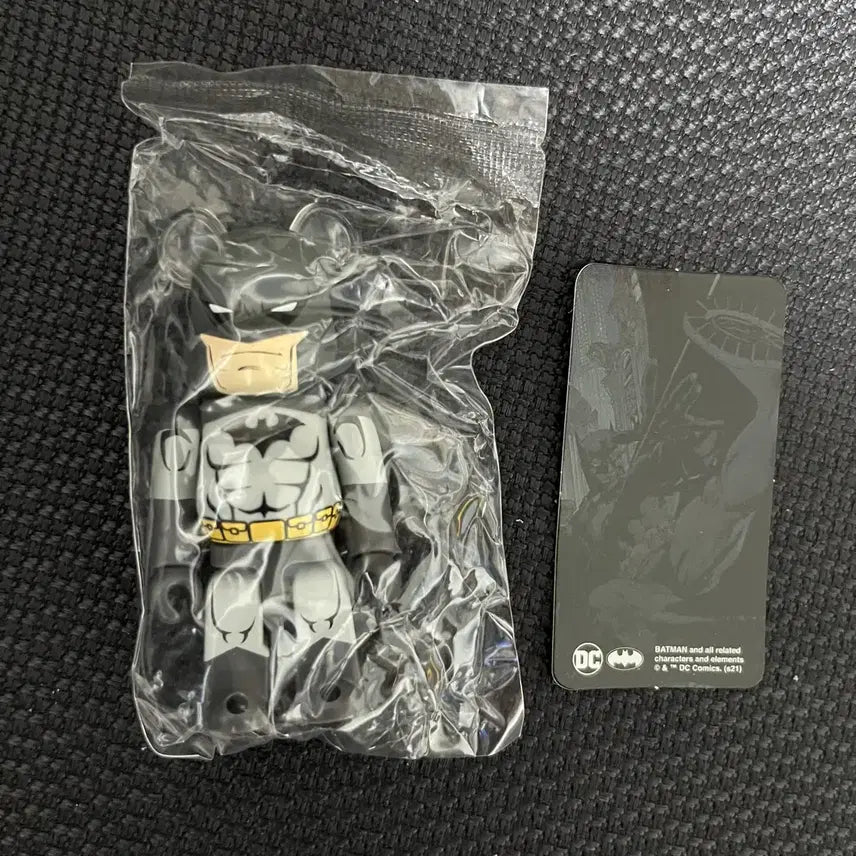 [BUNJANG] Bearbrick Batman 43rd Hero Figure / 베어브릭 43탄 히어로 배트맨