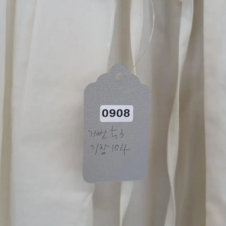 [SOLD OUT] 울랄라 흰색 레이스 장식 로브 가운