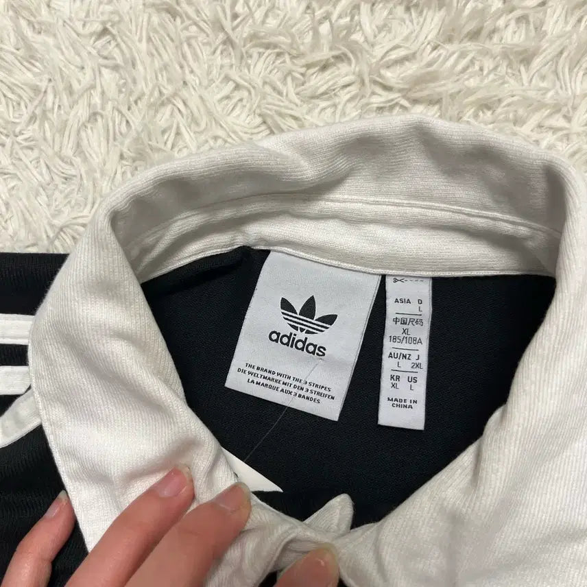 [SOLD OUT] 아디다스 블랙 카라 럭비티