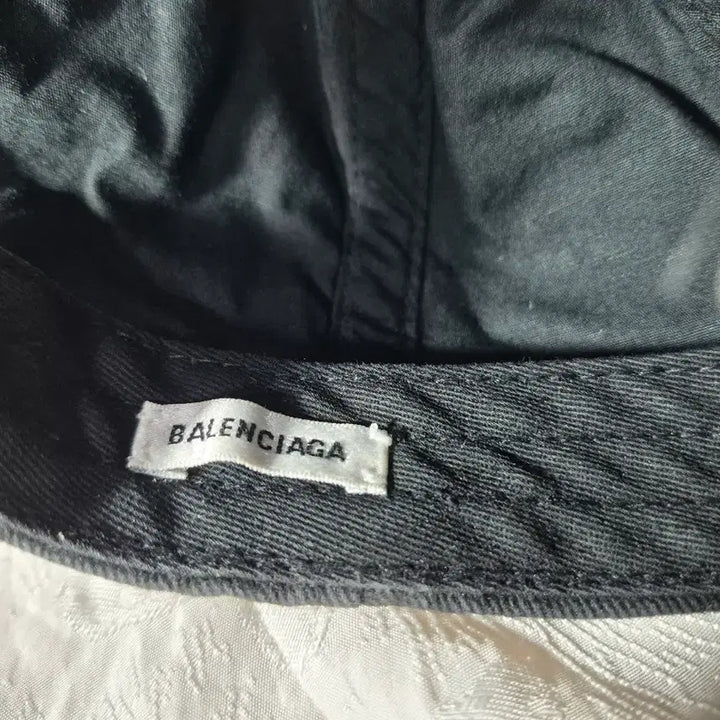 [SOLD OUT] 발렌시아가 블랙 볼캡 모자(onesize)