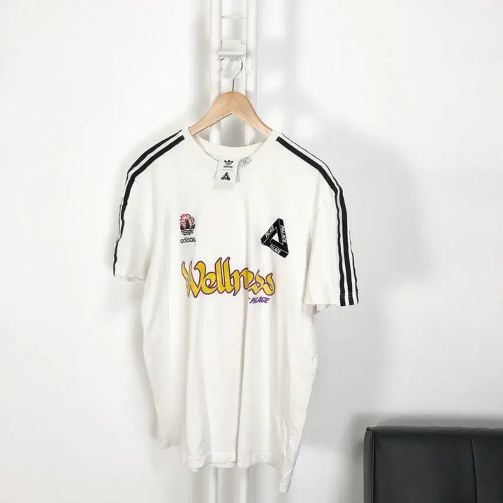 [SOLD OUT] 팔라스x아디다스 한정판 팔라스테 반팔 화이트