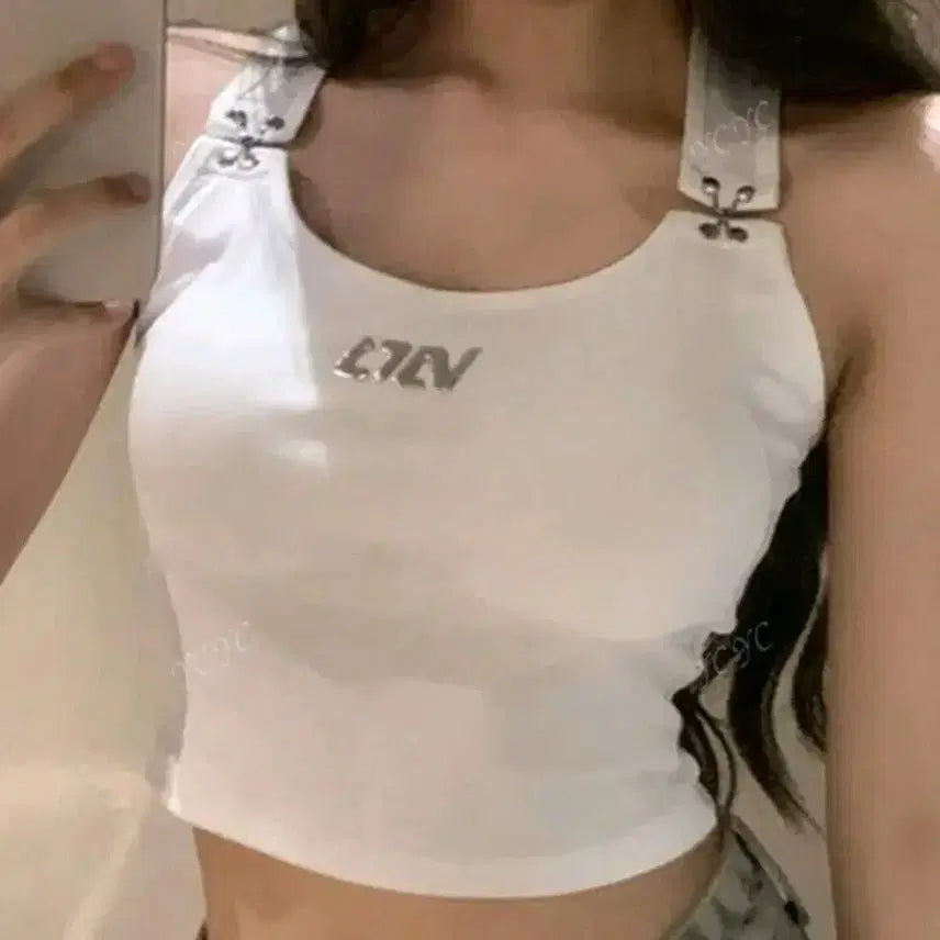 [SOLD OUT] 여자 크롭 민소매 팝니다!