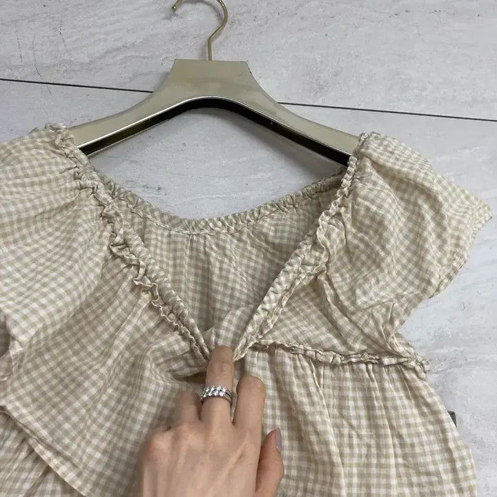 [BUNJANG] Imported Cotton Off-Shoulder Blouse / 일본수입 코튼100 오프숄더 입술넥 블라