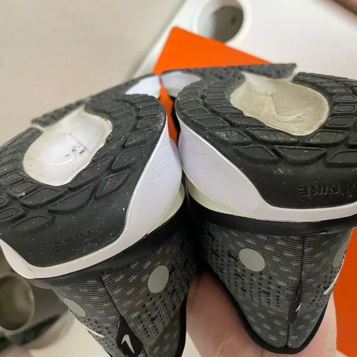 [BUNJANG] Nike Vomero 17 Running Shoes / (275) 나이키 보메로 17