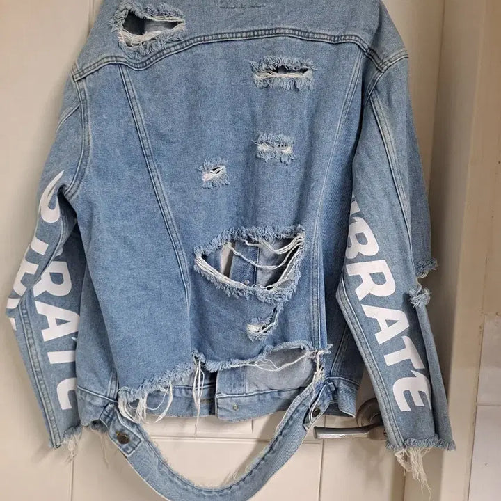 [BUNJANG] VIBRATE Damaged Denim Jacket (Overfit) / 새상품)현재 인터넷 &