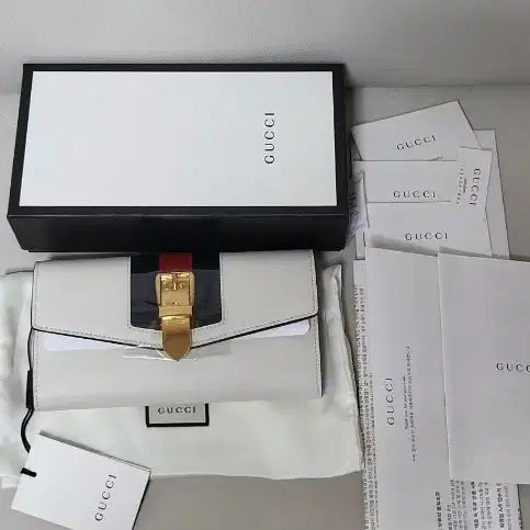 [SOLD OUT] 구찌 실비 장지갑 새상품
