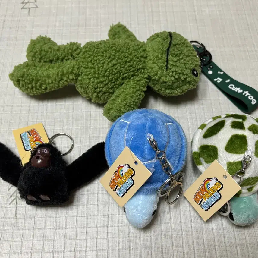 [BUNJANG] Sanrio Kitty, Crayon Shin-chan, Keycap Keyring / 산리오/ 키티/ 짱구/ 키캡 등 키링 인형 팝니다