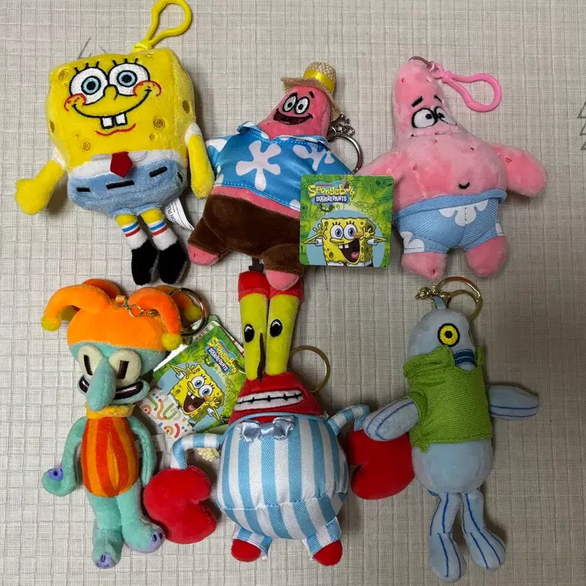 [BUNJANG] Sanrio Kitty, Crayon Shin-chan, Keycap Keyring / 산리오/ 키티/ 짱구/ 키캡 등 키링 인형 팝니다