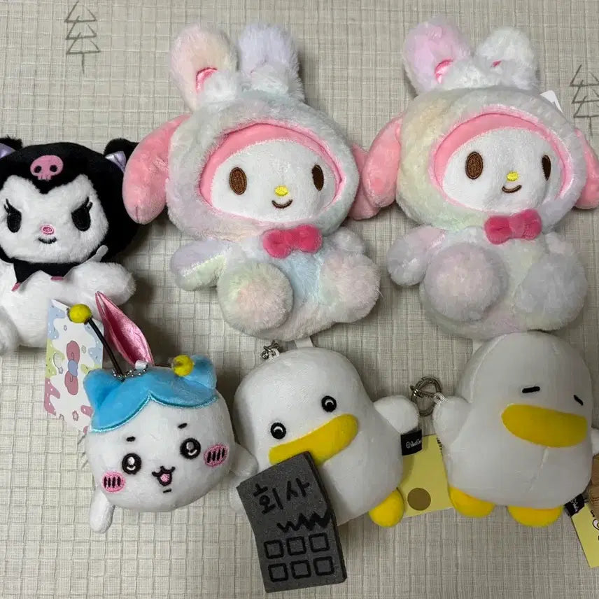 [BUNJANG] Sanrio Kitty, Crayon Shin-chan, Keycap Keyring / 산리오/ 키티/ 짱구/ 키캡 등 키링 인형 팝니다