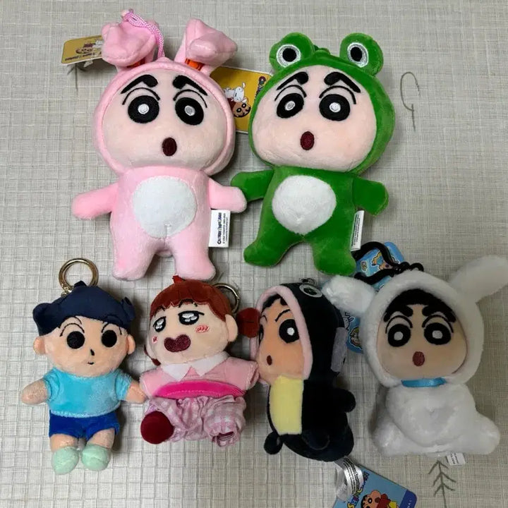 [BUNJANG] Sanrio Kitty, Crayon Shin-chan, Keycap Keyring / 산리오/ 키티/ 짱구/ 키캡 등 키링 인형 팝니다