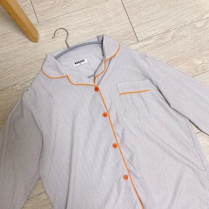 [SOLD OUT] 여성 파자마 잠옷 55사이즈 마리끄 스트라이프 파자마 세트 딱한번 입은거
