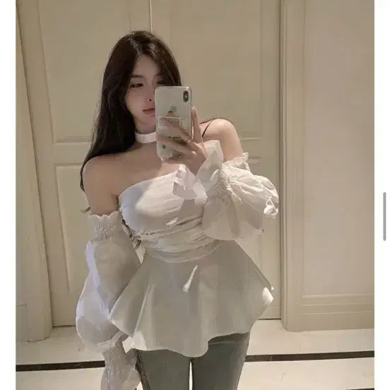 [BUNJANG] Ably Choker White Off-Shoulder Blouse / 에이블리) 초커 스모크 화이트 오프숄더 블라우스