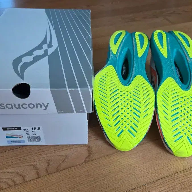 [SOLD OUT] Saucony 엔돌핀 프로4  285사이즈