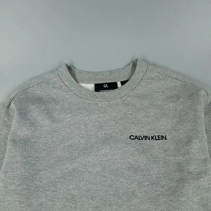 [BUNJANG] Calvin Klein Performance Cotton Blend Sweatshirt / 캘빈클라인 퍼포먼스 그레이 블랙 배색 스펠아웃 로고 암로고 코튼블렌드 맨