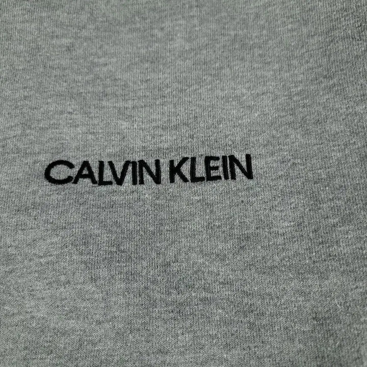 [BUNJANG] Calvin Klein Performance Cotton Blend Sweatshirt / 캘빈클라인 퍼포먼스 그레이 블랙 배색 스펠아웃 로고 암로고 코튼블렌드 맨