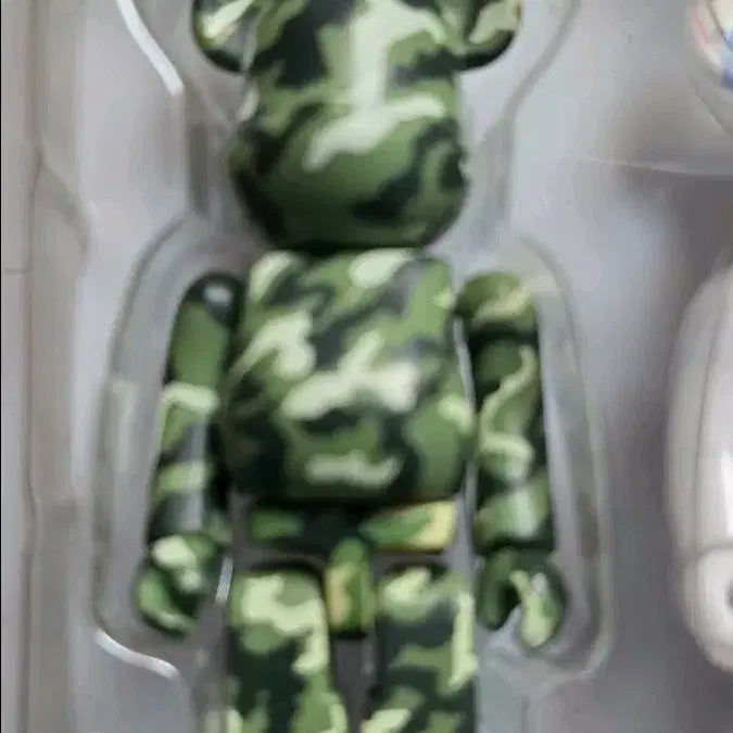 [BUNJANG] Bearbrick Military 100% Figure / 베어브릭 밀리터리 100%