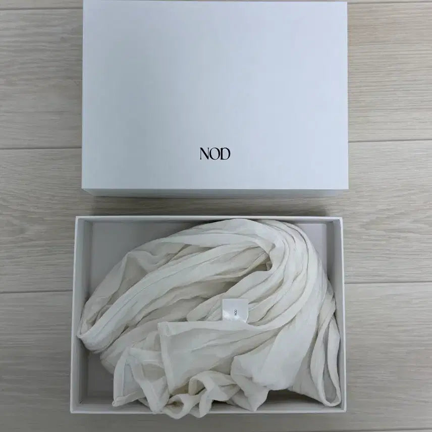 [BUNJANG] NOD Ivory Scarf / 엔오디 스카프 아이보리 택포