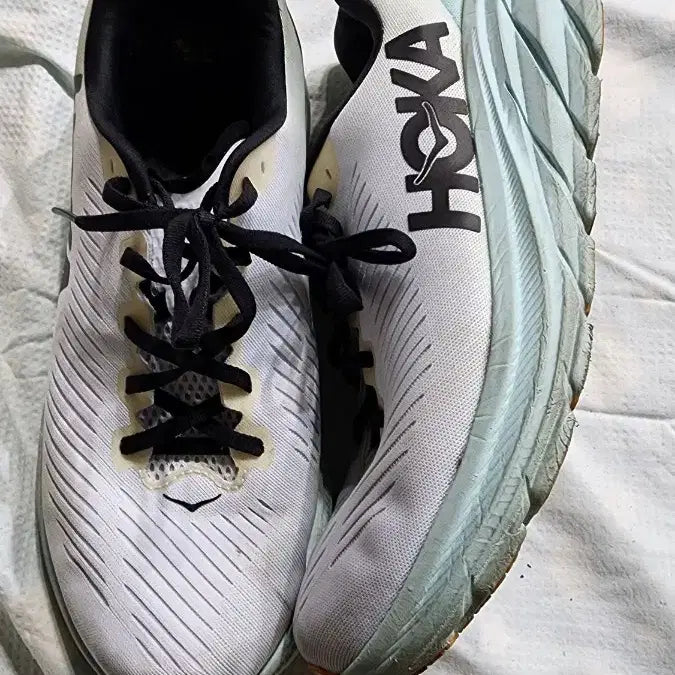 [BUNJANG] Hoka One One Lincoln 3 Sneakers / 호카 오네오네링컨3 사이즈280 세탁하시고 마지막사진확인
