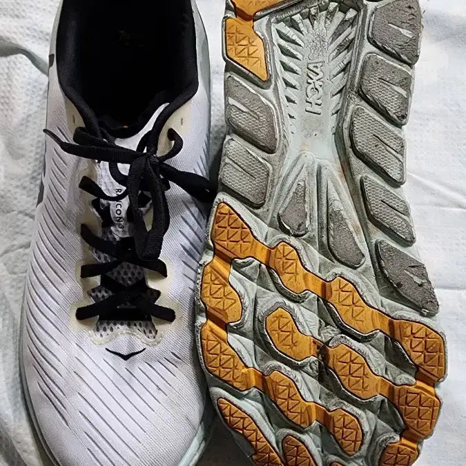 [BUNJANG] Hoka One One Lincoln 3 Sneakers / 호카 오네오네링컨3 사이즈280 세탁하시고 마지막사진확인