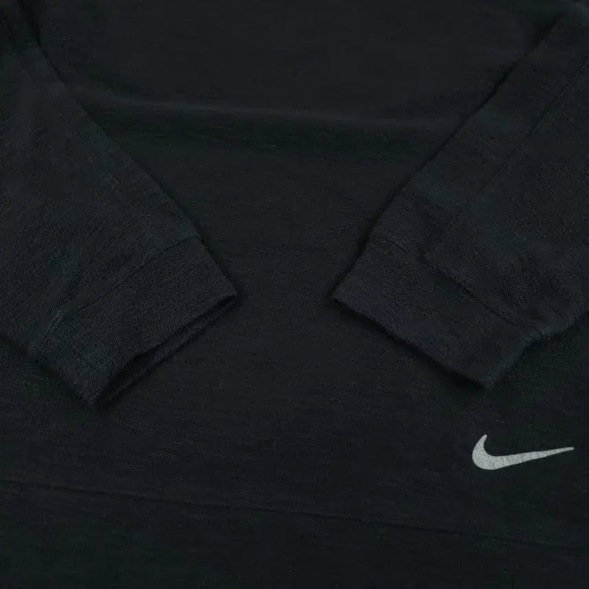 [SOLD OUT] 나이키 요가 블랙 스우시 로고 리플렉티브 드라이핏 코튼블렌드 후드 티셔츠