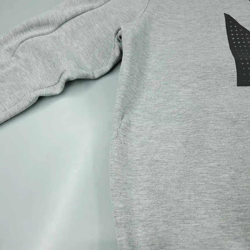 [BUNJANG] New Era Gray Black Raglan Sweatshirt / 뉴에라 그레이 블랙 배색 스펠아웃 로고 레글런 캥거루포켓 리플렉티브 기하