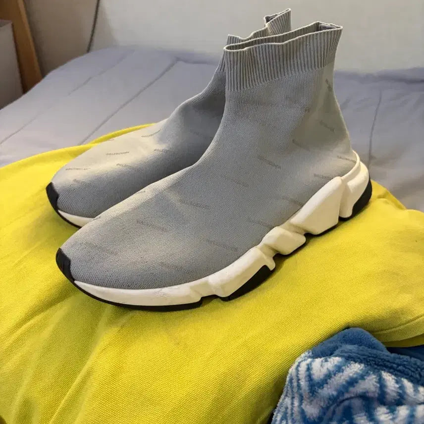 [BUNJANG] Balenciaga Speedrunner Sneakers / 발렌시아가 스피드러너 275