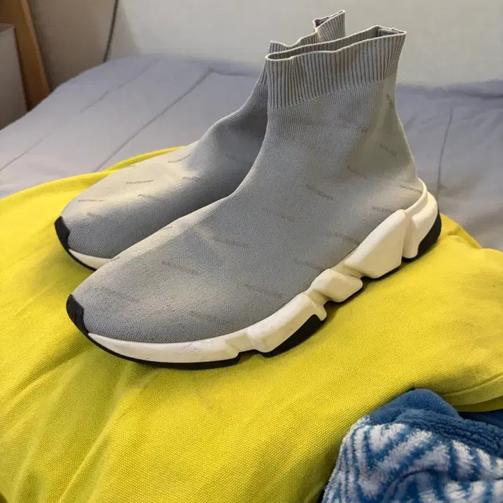 [BUNJANG] Balenciaga Speedrunner Sneakers / 발렌시아가 스피드러너 275