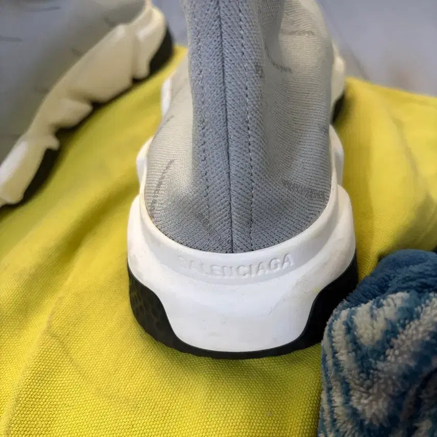 [BUNJANG] Balenciaga Speedrunner Sneakers / 발렌시아가 스피드러너 275