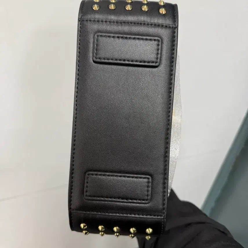 [BUNJANG] CESARE PACIOTTI Crossbody Bag / CESARE PACIOTTI 체사레 파치오티 크로스백