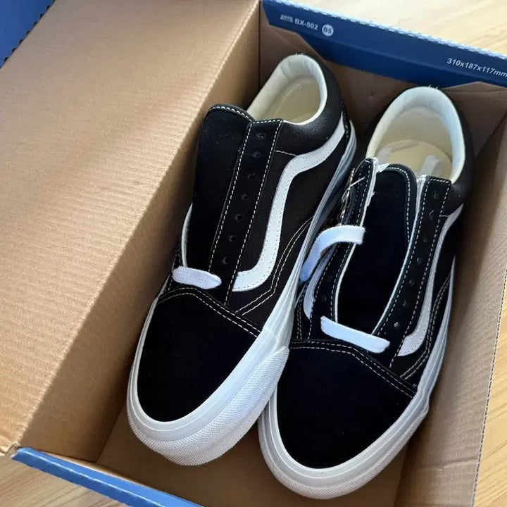 [BUNJANG] Vans Old Skool 36 LX Black/White Sneakers / 반스 올드스쿨 36 LX 블랙/화이트