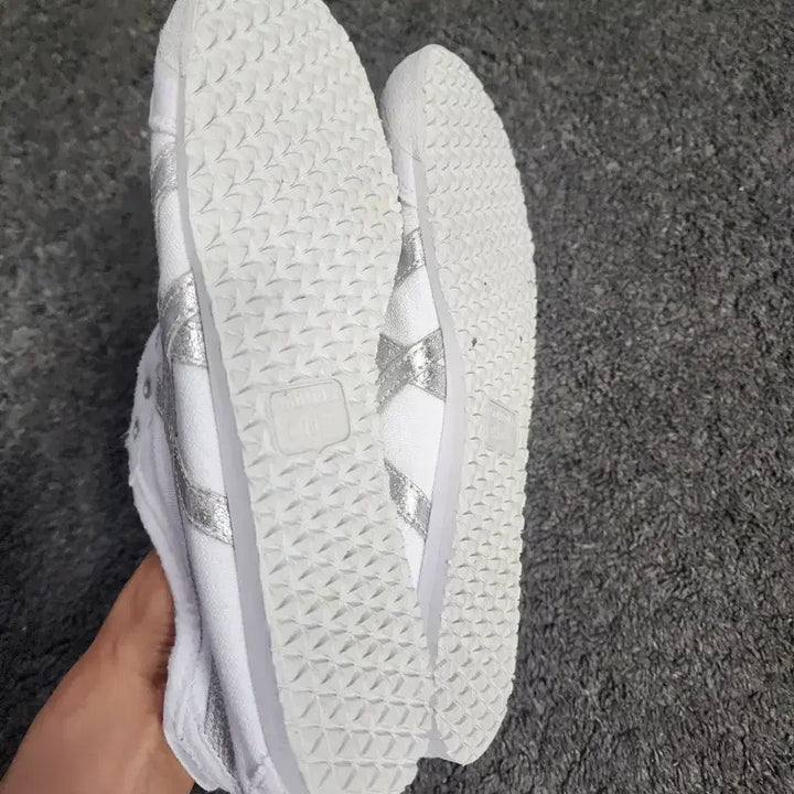 [BUNJANG] Onitsuka Tiger Mexico 66 White Silver Sneakers / 오니츠카타이거 멕시코66 흰은 250사이즈
