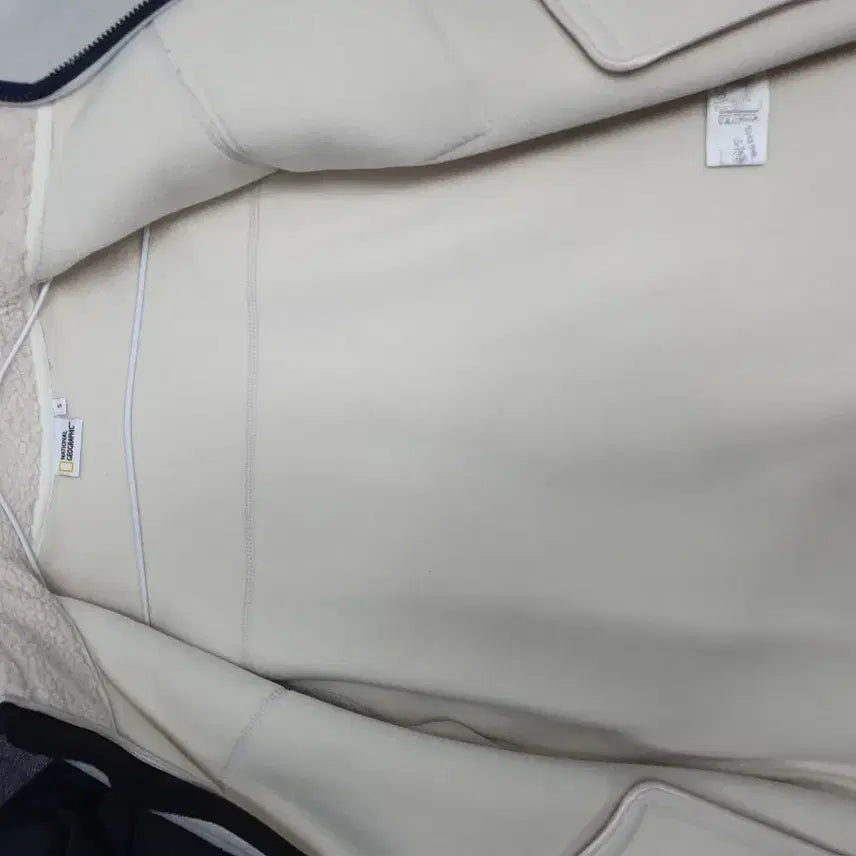 [BUNJANG] National Geographic Fleece Shearling Jacket Ivory (S) / 내셔널지오그래픽 후리스 뽀글이 양털 자켓 아이보리 s