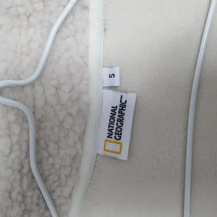 [BUNJANG] National Geographic Fleece Shearling Jacket Ivory (S) / 내셔널지오그래픽 후리스 뽀글이 양털 자켓 아이보리 s