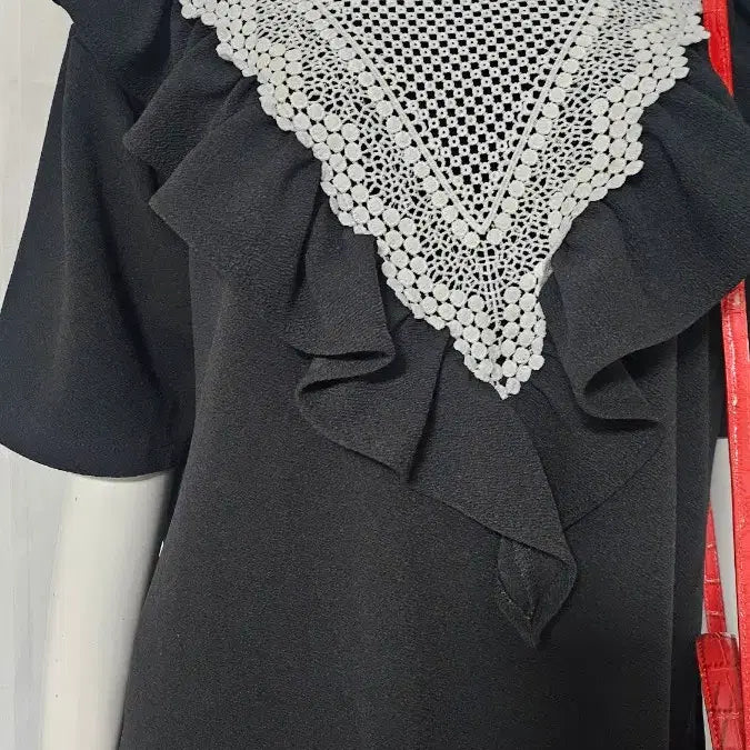 [SOLD OUT] 레이스 포인트 검정 원피스..