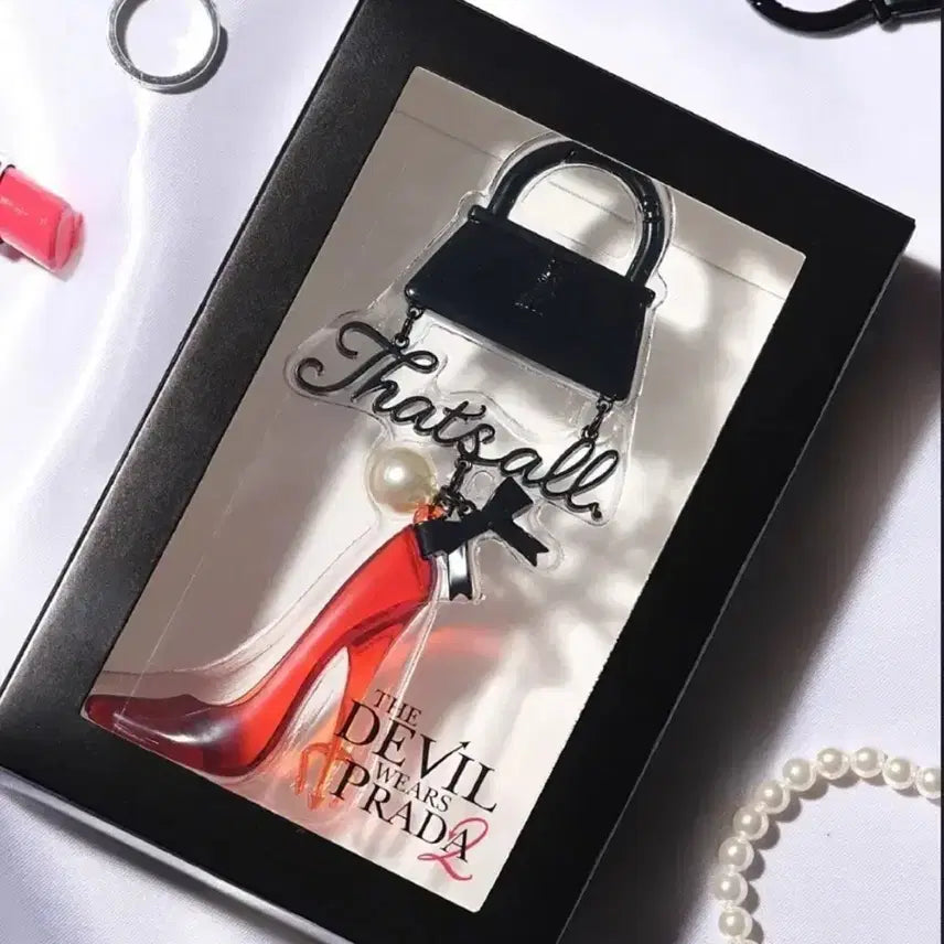 [BUNJANG] The Devil Wears Prada Silicone Case and Keyring / 악마는프라다를입는다2 키링 /실리콘케이스 굿즈