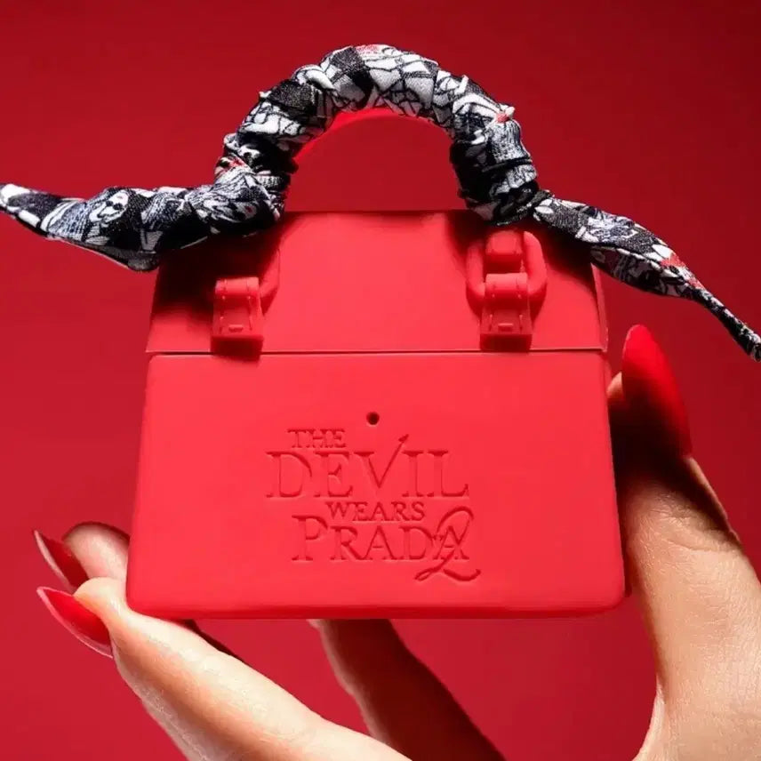 [BUNJANG] The Devil Wears Prada Silicone Case and Keyring / 악마는프라다를입는다2 키링 /실리콘케이스 굿즈