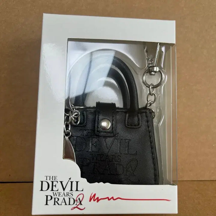 [BUNJANG] The Devil Wears Prada Bag, Airpods Keychain, Merchandise / (미개봉)악마는프라다를입는다2 가방 에어팟 키링 굿즈 롯데시네마 악프다