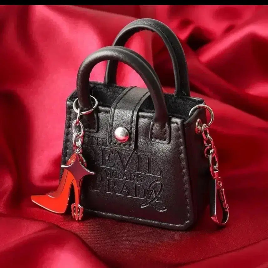 [BUNJANG] The Devil Wears Prada Bag, Airpods Keychain, Merchandise / (미개봉)악마는프라다를입는다2 가방 에어팟 키링 굿즈 롯데시네마 악프다