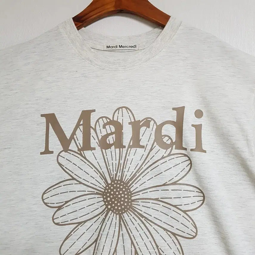 [SOLD OUT] 마르디메크르디 데이지 티셔츠