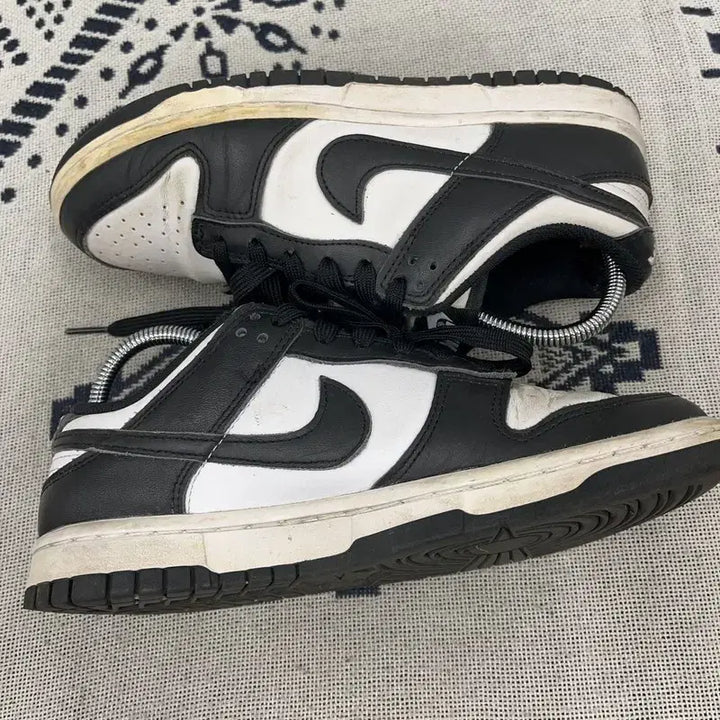 [BUNJANG] Nike Dunk Low Panda Sneakers 240 / 나이키 덩크 로우 범고래 스니커즈 240 X00262