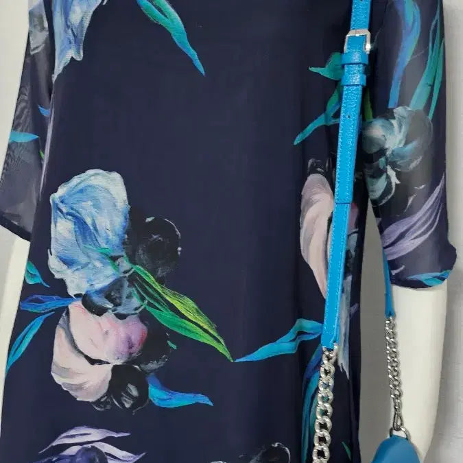 [SOLD OUT] 남색 뒤단추 안감 꽃무늬 롱원피스...반품 49 길이 108