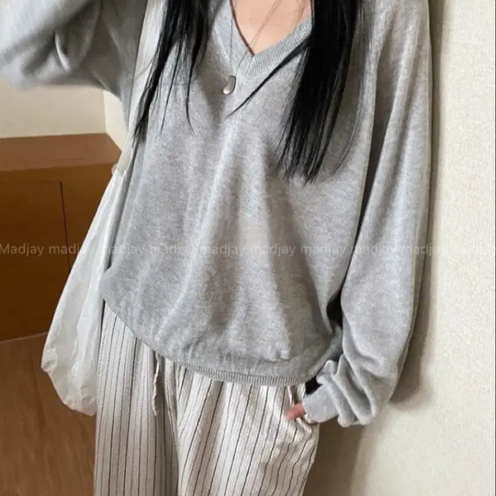 [BUNJANG] V-Neck Knit Top / 쿨링 브이넥니트 그레이