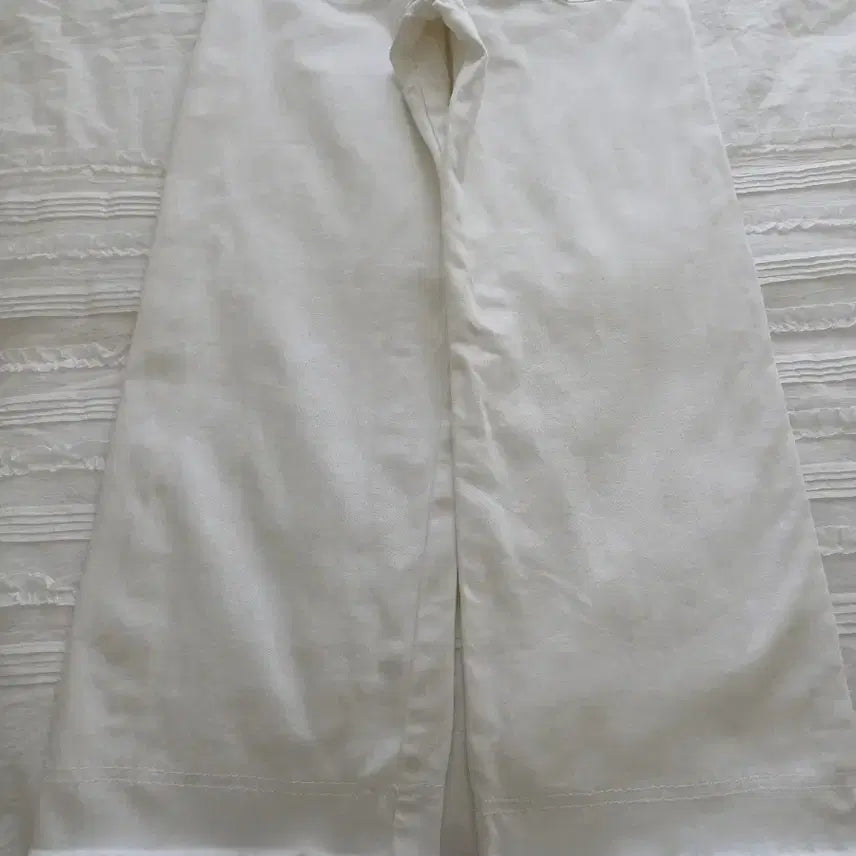 [SOLD OUT] 마쥬 화이트 더님  36