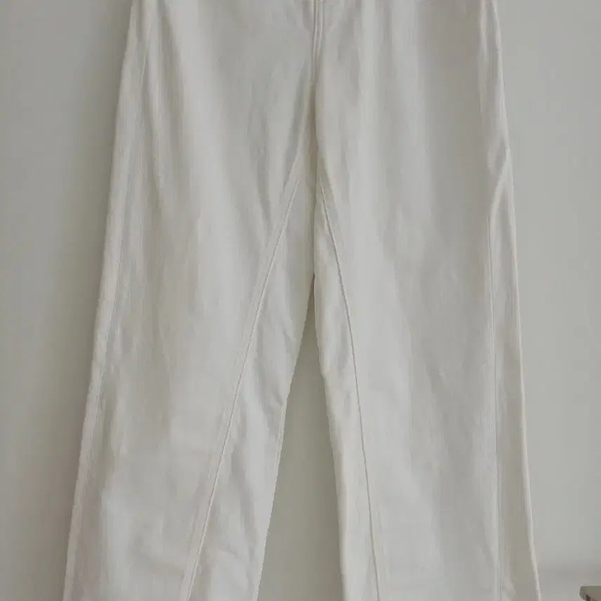 [SOLD OUT] 마쥬 화이트 더님  36
