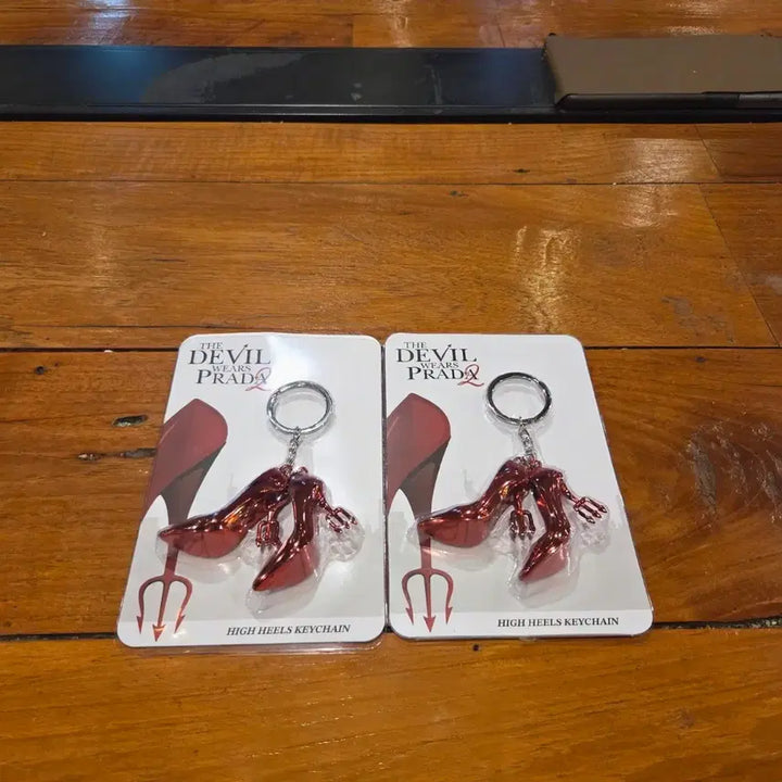 [BUNJANG] The Devil Wears Prada High Heel &amp; ID Card Keychain / 악마는 프라다를 입는다 키링 (하이힐, 사원증)
